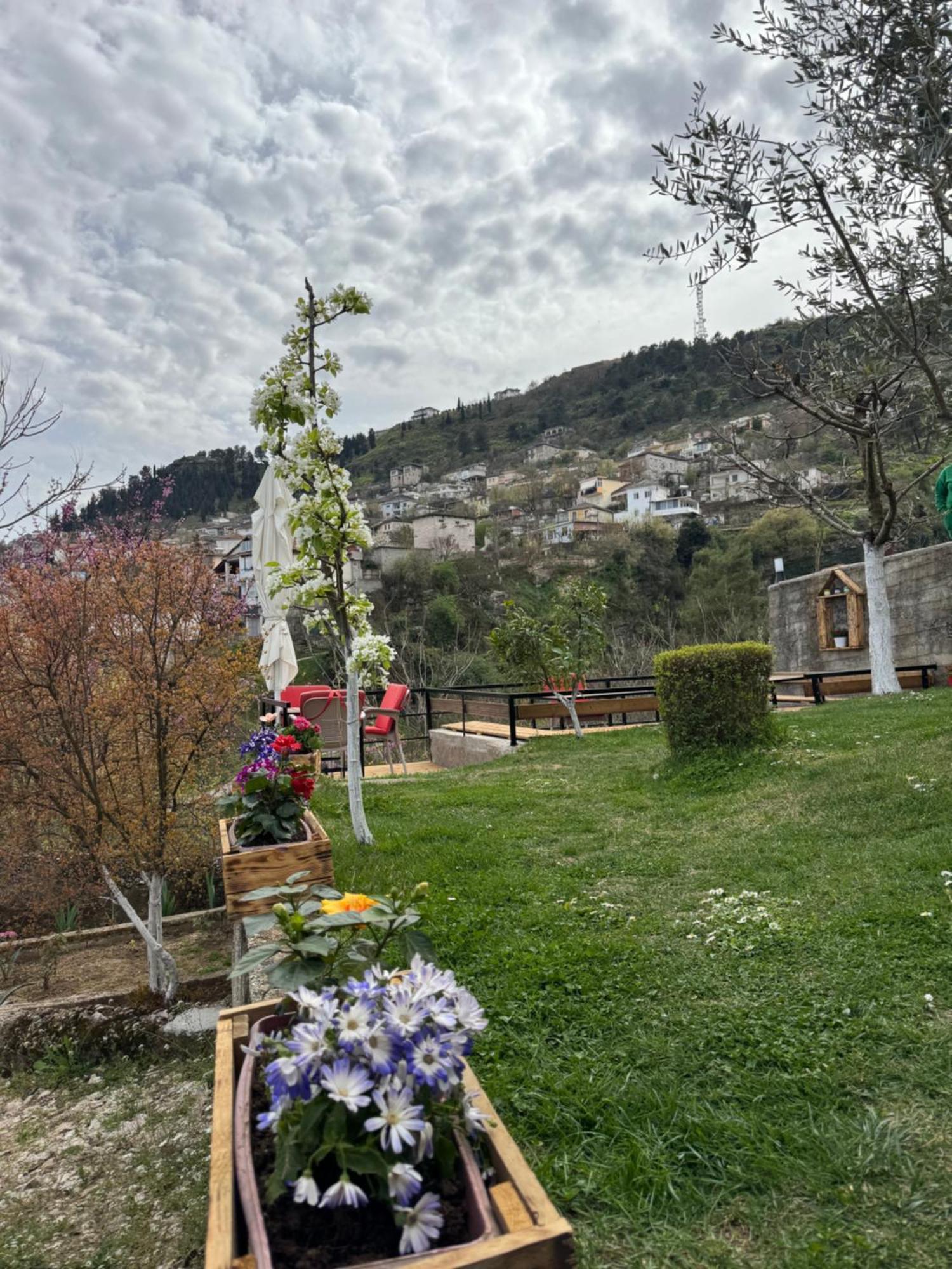Ilvi Guesthouse Gjirokastër Exteriér fotografie