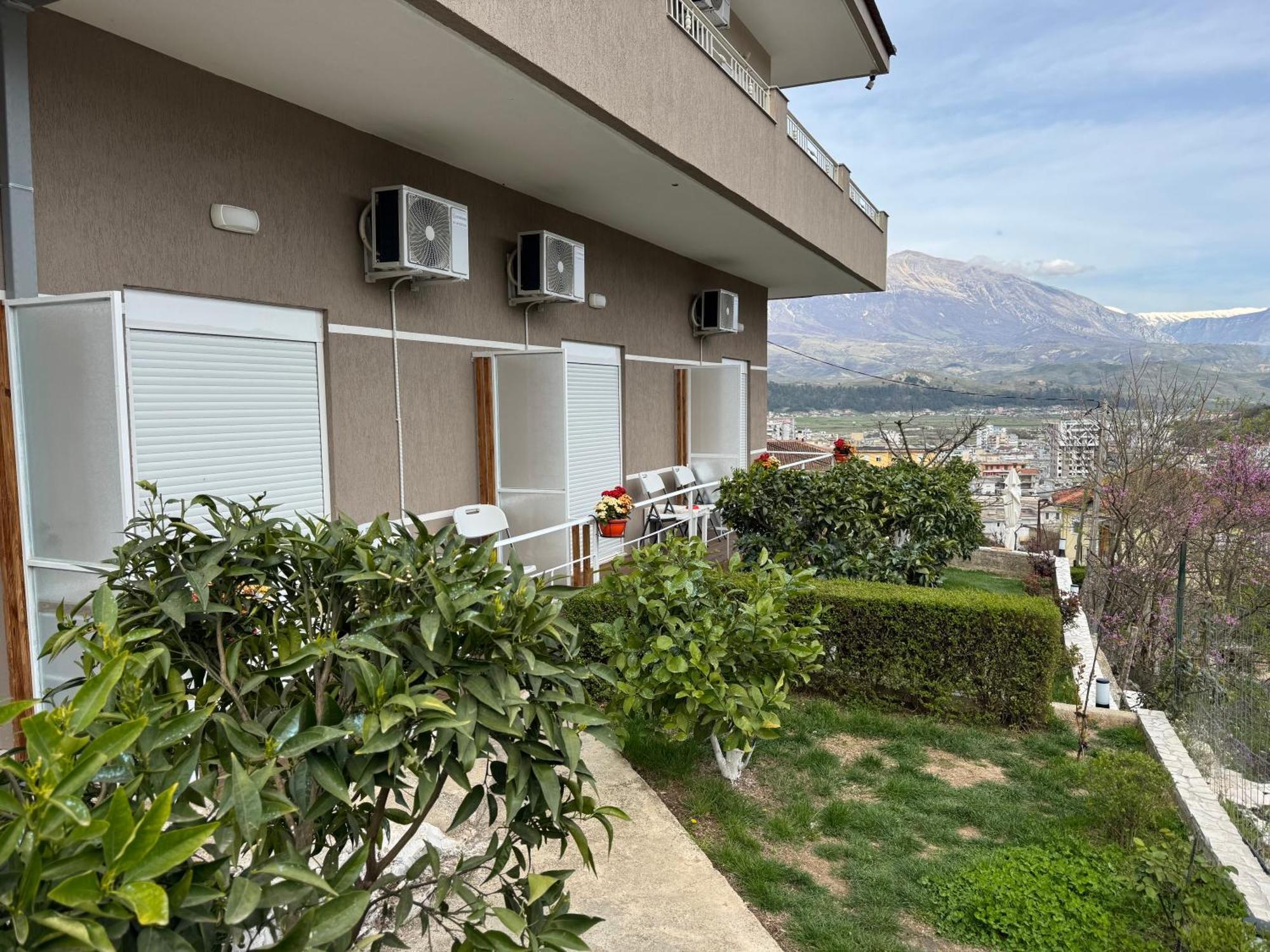 Ilvi Guesthouse Gjirokastër Exteriér fotografie