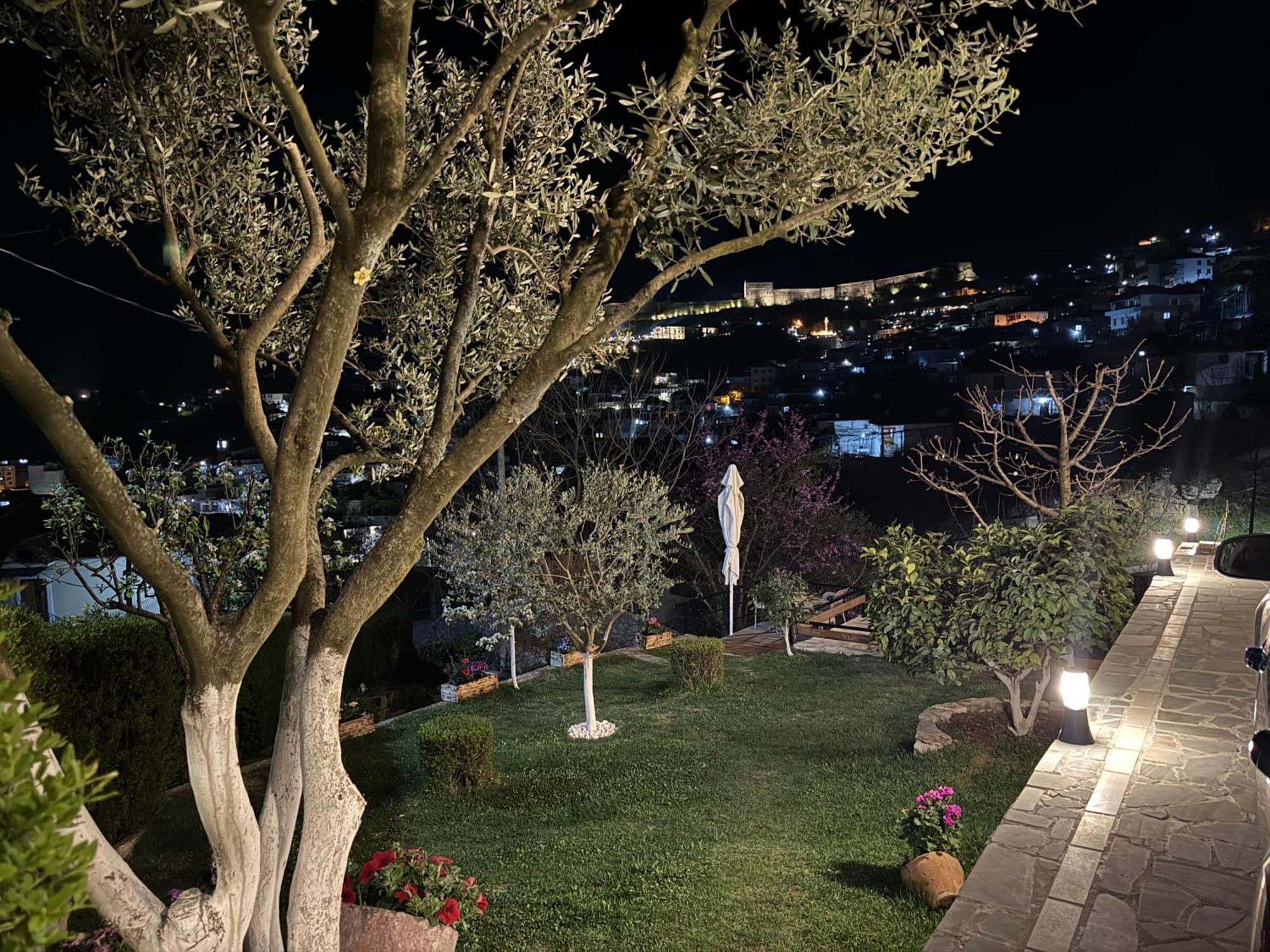 Ilvi Guesthouse Gjirokastër Exteriér fotografie